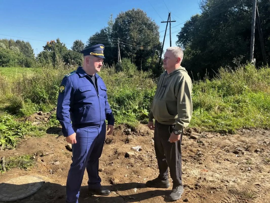 По поручению прокурора Тверской области прокуратурой Калининского района организована проверка по вопросу качества водоснабжения и водоотведения в селе Ильинское и деревне Ильинская Слободка Калининского муниципального округа По поручению прокурора Тверской области прокуратурой Калининского района организована проверка по вопросу качества водоснабжения и водоотведения в селе Ильинское и деревне Ильинская Слободка Калининского муниципального округа