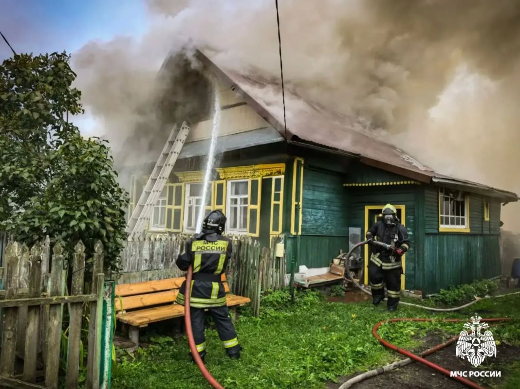 Вчера утром поступило сообщение о пожаре в жилом доме в деревне Вишняково Калининского МО Вчера утром поступило сообщение о пожаре в жилом доме в деревне Вишняково Калининского МО