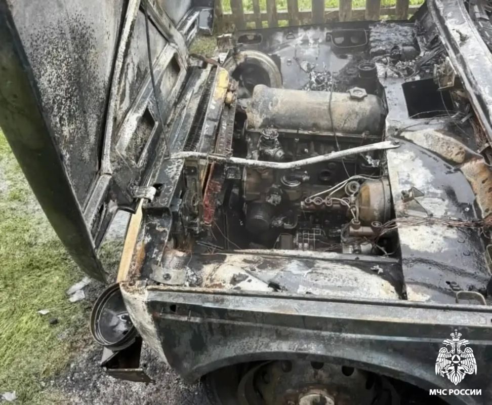 Пожар в автомобиле. Вчера утром произошло возгорание транспортного средства в деревне Сушигорицы Сандовского МО. Возгорание ликвидировано огнеборцами 47 ПСЧ Пожар в автомобиле. Вчера утром произошло возгорание транспортного средства в деревне Сушигорицы Сандовского МО. Возгорание ликвидировано огнеборцами 47 ПСЧ