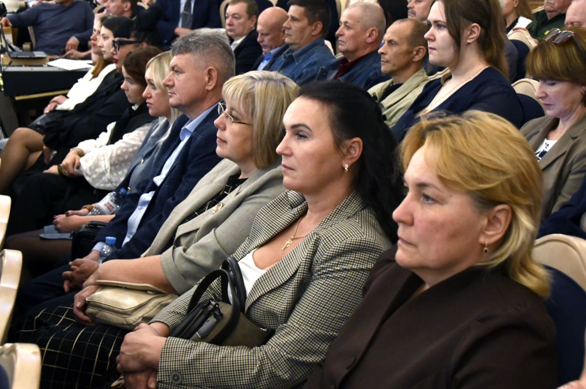 В преддверии Дня работников леса, отмечаемого в третье воскресенье сентября, в Твери состоялось торжественное мероприятие, посвящённое людям, которые посвятили жизнь восстановлению, охране, изучению и защите лесов В преддверии Дня работников леса, отмечаемого в третье воскресенье сентября, в Твери состоялось торжественное мероприятие, посвящённое людям, которые посвятили жизнь восстановлению, охране, изучению и защите лесов