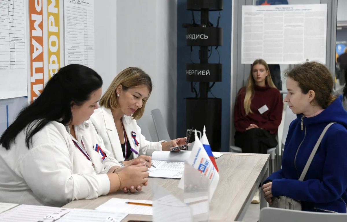 Виталий Королев: Я сделал свой выбор! Сегодня в нашем регионе, как и во всей России, стартовало трёхдневное голосование, которое определит вектор развития Верхневолжья и всей нашей страны на ближайшие годы Виталий Королев: Я сделал свой выбор! Сегодня в нашем регионе, как и во всей России, стартовало трёхдневное голосование, которое определит вектор развития Верхневолжья и всей нашей страны на ближайшие годы