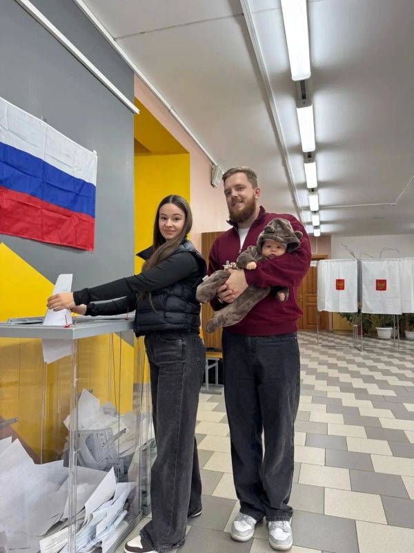 На выборах голосуют наши коллеги На выборах голосуют наши коллеги