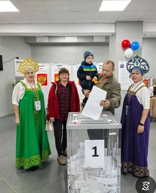 На выборах голосуют наши коллеги На выборах голосуют наши коллеги