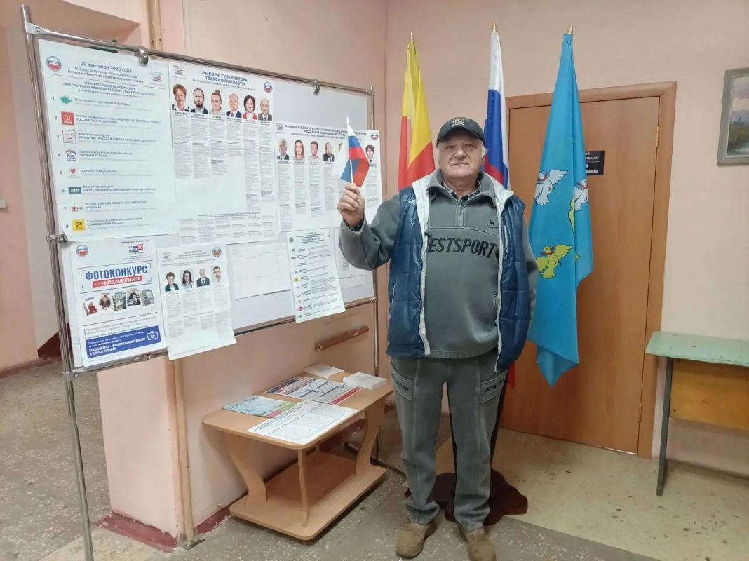 Голосование на выборах в Тверской области продолжается, на избирательных участках много молодежи, в том числе и впервые голосующих избирателей Голосование на выборах в Тверской области продолжается, на избирательных участках много молодежи, в том числе и впервые голосующих избирателей