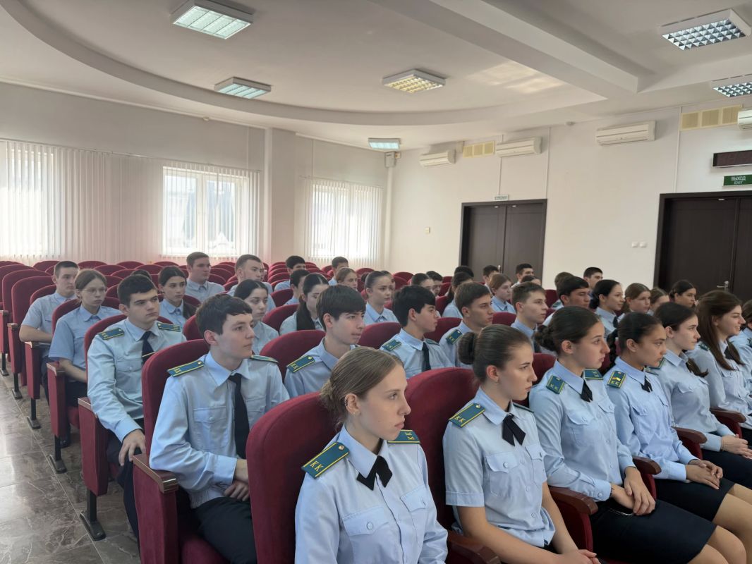 В Республике Северной Осетии – Алании в профильных кадетских классах СК России презентован поэтический сборник «Мы победим! Мы выстоим! Мы сможем!» В Республике Северной Осетии – Алании в профильных кадетских классах СК России презентован поэтический сборник «Мы победим! Мы выстоим! Мы сможем!»