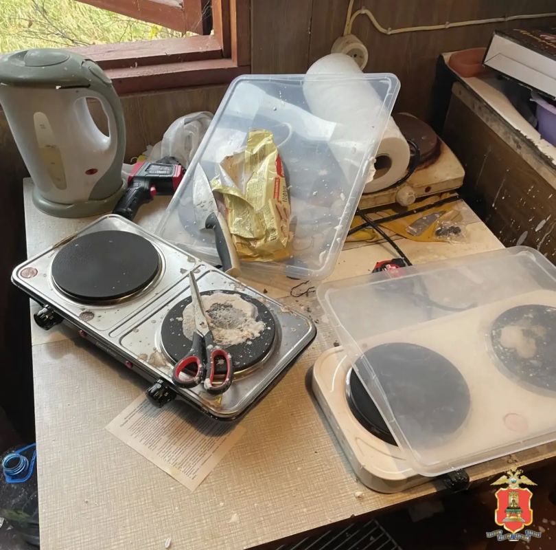 На даче под Тверью сотрудники полиции ликвидировали нарколабораторию и задержали её организатора На даче под Тверью сотрудники полиции ликвидировали нарколабораторию и задержали её организатора