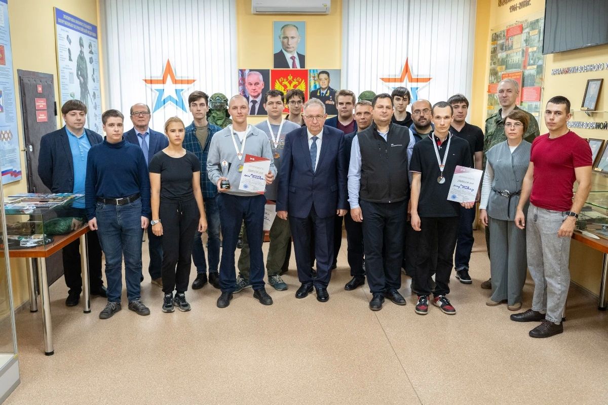 В Твери впервые разыграли медали по программированию БАС — и это было по-настоящему круто! В Твери впервые разыграли медали по программированию БАС — и это было по-настоящему круто!