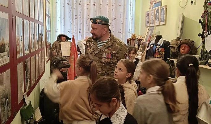 В Конаковском округе прошёл «Урок мужества» с участником СВО