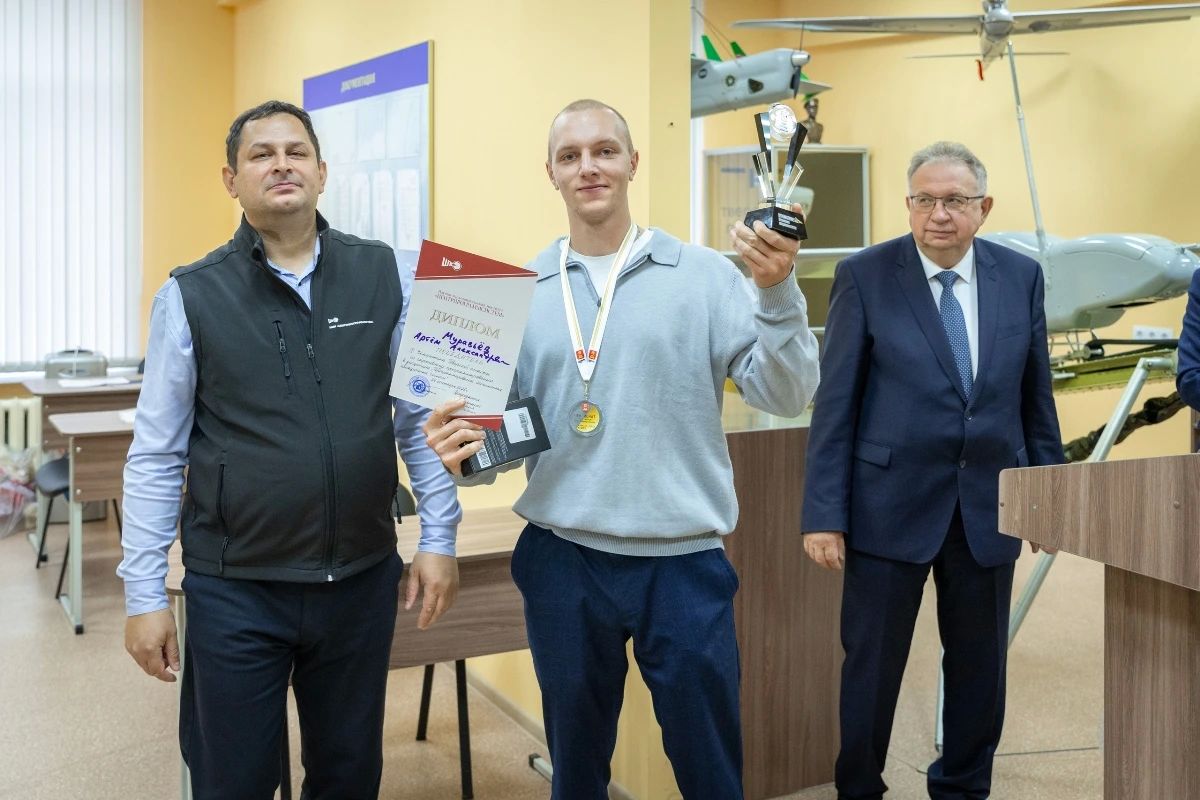 В Твери впервые разыграли медали по программированию БАС — и это было по-настоящему круто! В Твери впервые разыграли медали по программированию БАС — и это было по-настоящему круто!