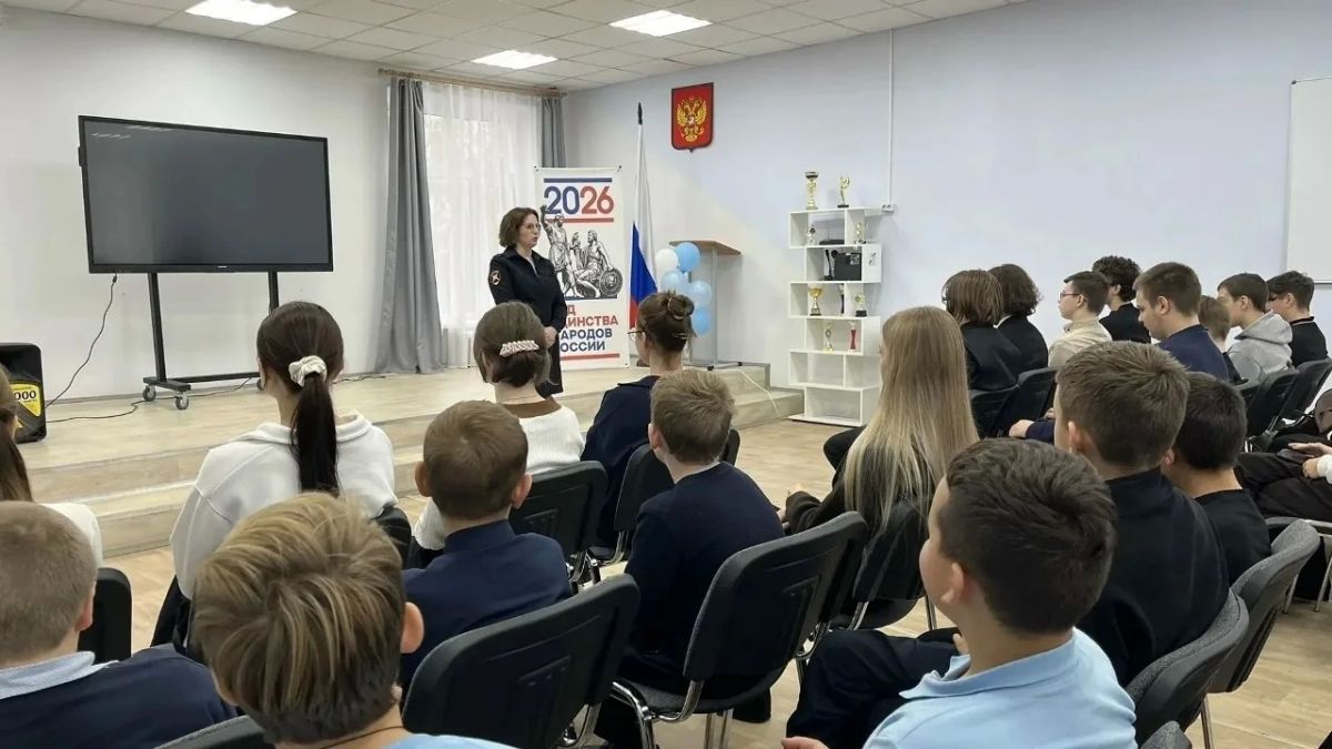 В рамках Недели безопасности сотрудники Госавтоинспекции Верхневолжья напомнили учащимся общеобразовательных учреждений о правилах дорожного движения В рамках Недели безопасности сотрудники Госавтоинспекции Верхневолжья напомнили учащимся общеобразовательных учреждений о правилах дорожного движения