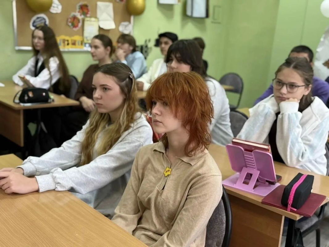 В рамках Недели безопасности сотрудники Госавтоинспекции Верхневолжья напомнили учащимся общеобразовательных учреждений о правилах дорожного движения В рамках Недели безопасности сотрудники Госавтоинспекции Верхневолжья напомнили учащимся общеобразовательных учреждений о правилах дорожного движения
