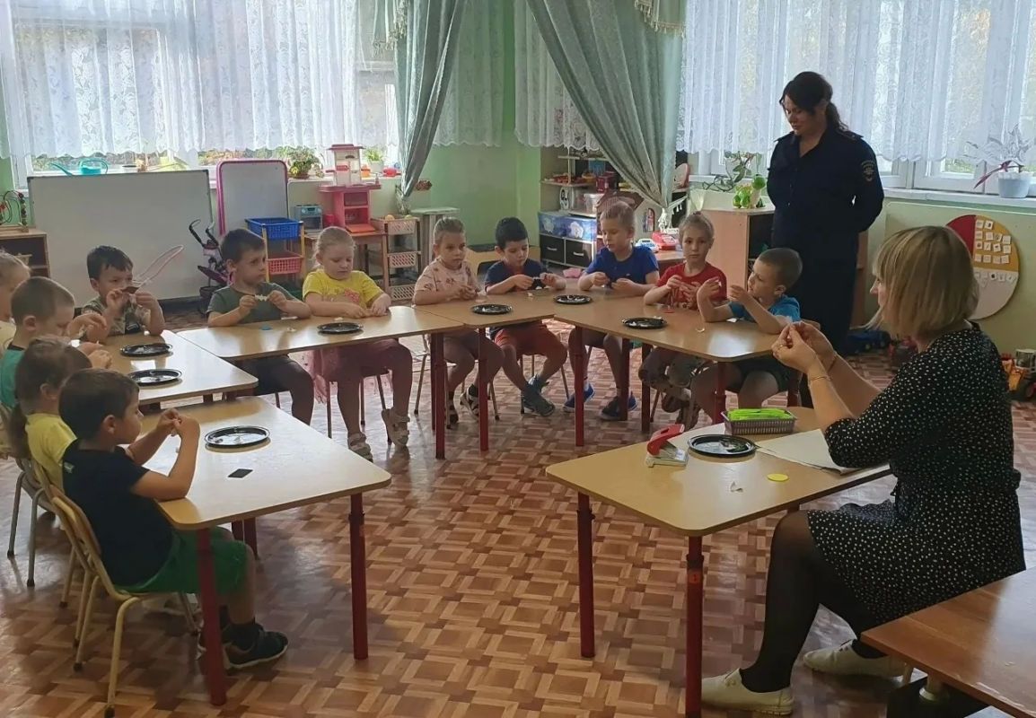 В детском саду «Кораблик» прошел творческий мастер-класс по изготовлению световозвращателей В детском саду «Кораблик» прошел творческий мастер-класс по изготовлению световозвращателей