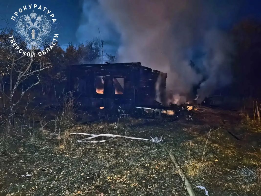 В ночь с 25 на 26 сентября текущего года в деревне Клещево Конаковского муниципального округа произошло возгорание частного дома В ночь с 25 на 26 сентября текущего года в деревне Клещево Конаковского муниципального округа произошло возгорание частного дома