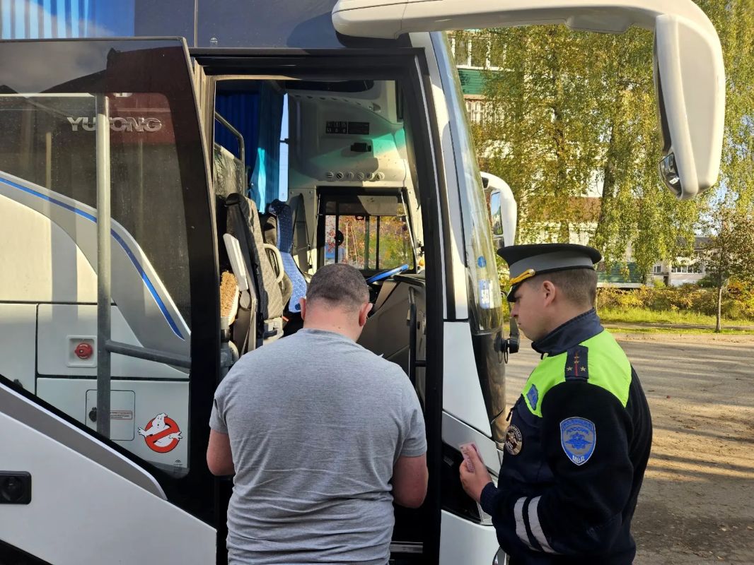 Сотрудники Госавтоинспекции Тверской области пресекли более ста нарушений в сфере пассажирских перевозок Сотрудники Госавтоинспекции Тверской области пресекли более ста нарушений в сфере пассажирских перевозок