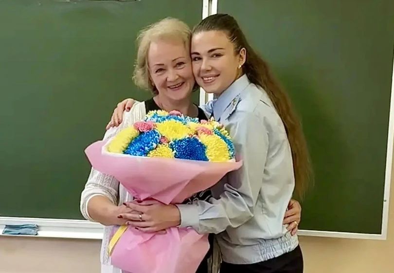 Продолжаем нашу серию поздравлений, посвященных Дню учителя Продолжаем нашу серию поздравлений, посвященных Дню учителя