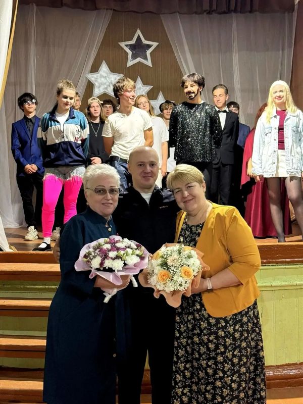 Серию поздравлений в День учителя продолжает начальник отдела по вопросам миграции УМВД России по городу Твери