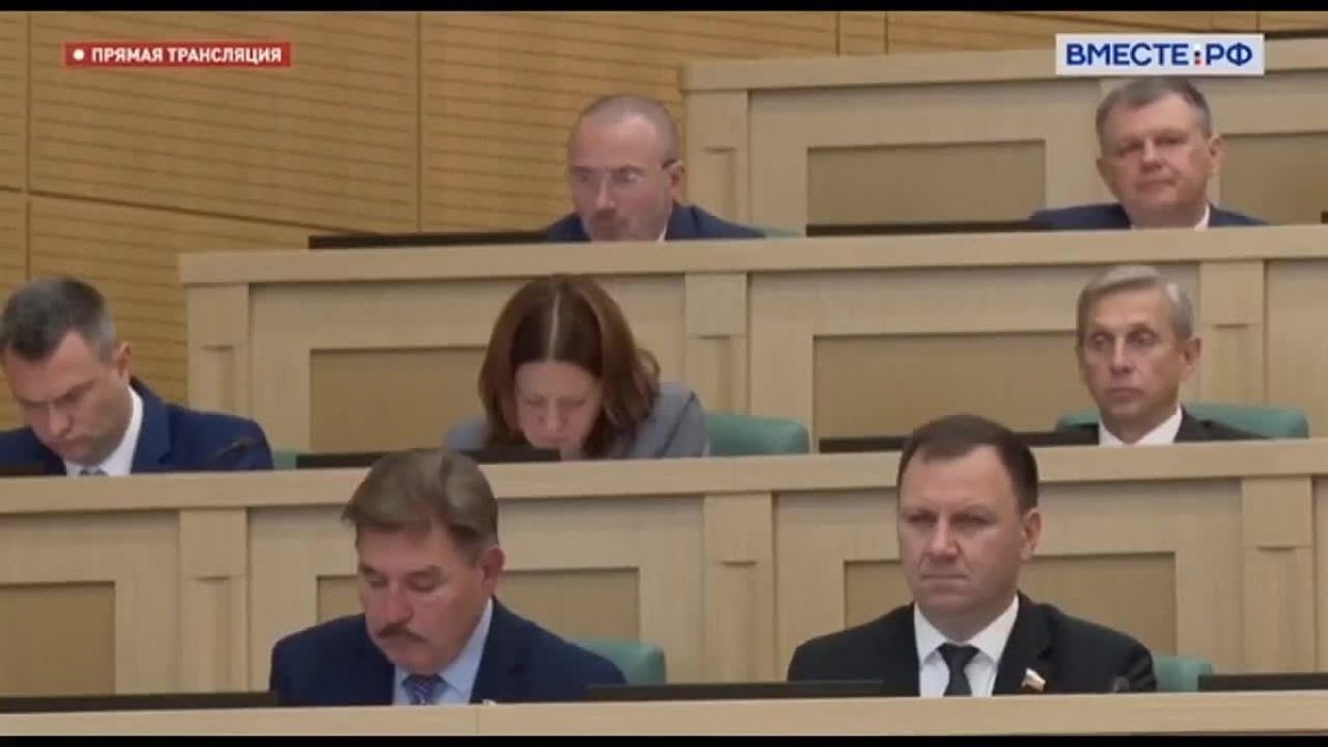 Развитие здравоохранения и обновление дорог: Виталий Королев назвал приоритеты региона на парламентских слушаниях