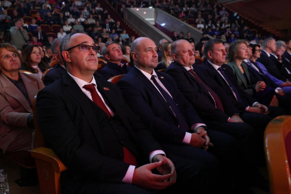 В Центральном академическом театре Российской Армии во второй раз прошел Вечер памяти Московского народного ополчения 1941 года В Центральном академическом театре Российской Армии во второй раз прошел Вечер памяти Московского народного ополчения 1941 года