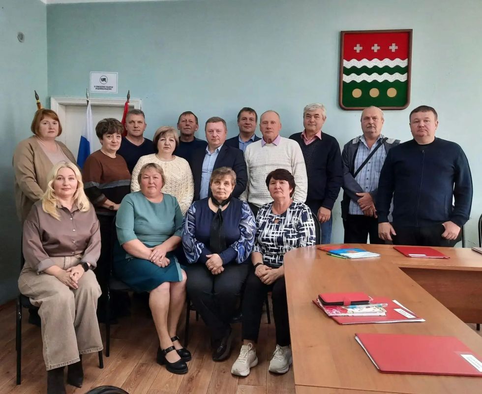 Избранным депутатам Думы Молоковского округа вручены удостоверения Избранным депутатам Думы Молоковского округа вручены удостоверения