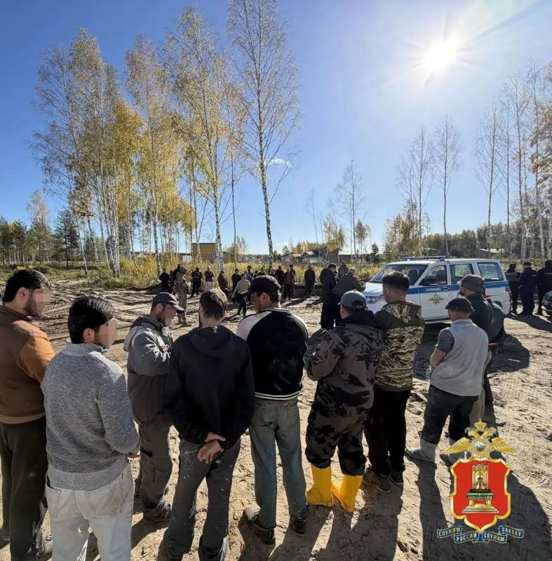 В коттеджном поселке Конаковского округа полицейские провели массовую проверку соблюдения миграционного законодательства В коттеджном поселке Конаковского округа полицейские провели массовую проверку соблюдения миграционного законодательства