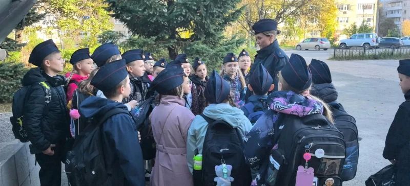 В Твери сотрудники правового отдела региональной полиции подарили кадетам экскурсию по музейной экспозиции УМВД В Твери сотрудники правового отдела региональной полиции подарили кадетам экскурсию по музейной экспозиции УМВД
