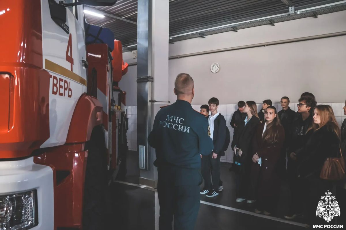 В 4 ПСЧ прошла экскурсия для учеников 38 школы В 4 ПСЧ прошла экскурсия для учеников 38 школы