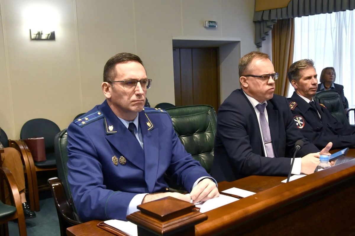 Прокурор Тверской области Денис Назаренко принял участие в заседании Законодательного Собрания Тверской области, а также заключено соглашение о взаимодействии Прокурор Тверской области Денис Назаренко принял участие в заседании Законодательного Собрания Тверской области, а также заключено соглашение о взаимодействии