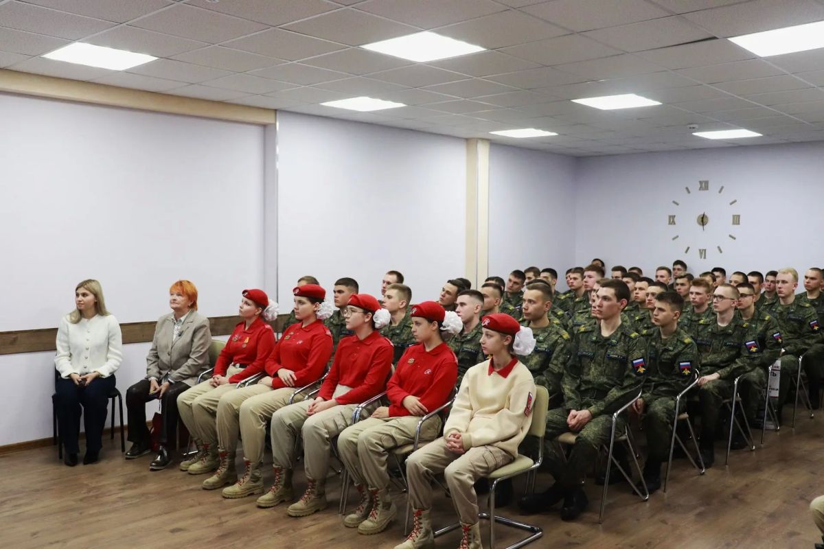 В эти минуты в пресс-центре «ГТРК Тверь» проходит специальный показ документального фильма Вячеслава Качнова из цикла «Роль личности» — о легендарном экипаже Т34 старшего сержанта Степана Горобца В эти минуты в пресс-центре «ГТРК Тверь» проходит специальный показ документального фильма Вячеслава Качнова из цикла «Роль личности» — о легендарном экипаже Т34 старшего сержанта Степана Горобца