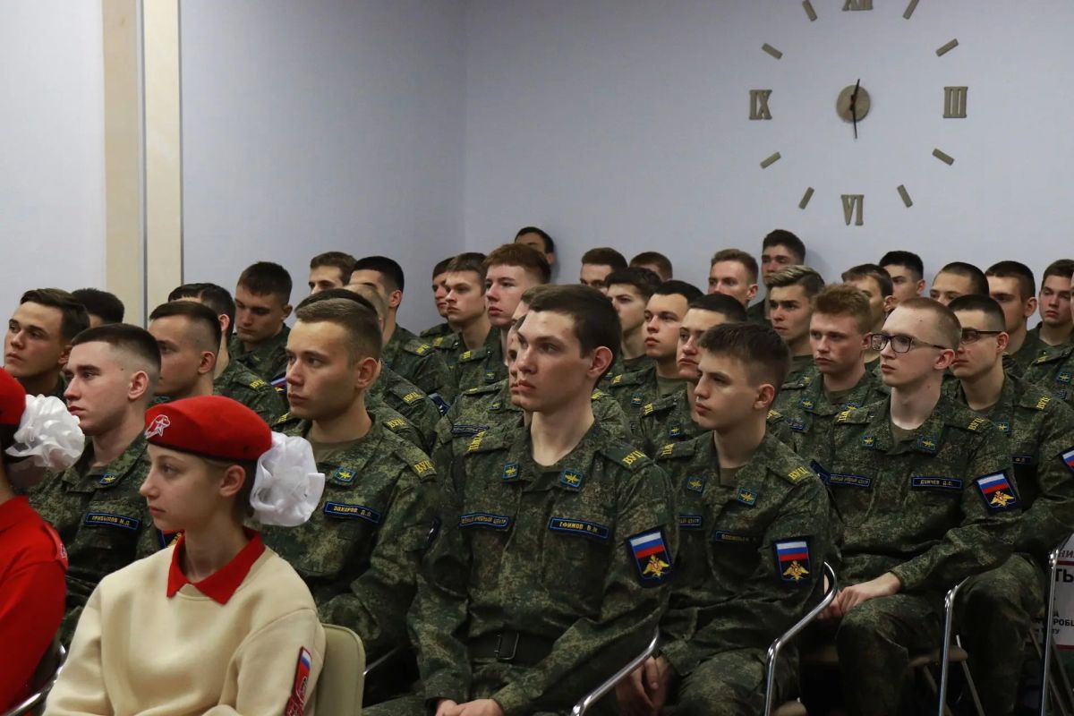 В эти минуты в пресс-центре «ГТРК Тверь» проходит специальный показ документального фильма Вячеслава Качнова из цикла «Роль личности» — о легендарном экипаже Т34 старшего сержанта Степана Горобца В эти минуты в пресс-центре «ГТРК Тверь» проходит специальный показ документального фильма Вячеслава Качнова из цикла «Роль личности» — о легендарном экипаже Т34 старшего сержанта Степана Горобца