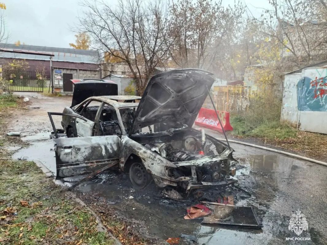 Пожар в автомобиле. Вчера на улице 2-я Суворова в Твери произошло возгорание транспортного средства Пожар в автомобиле. Вчера на улице 2-я Суворова в Твери произошло возгорание транспортного средства