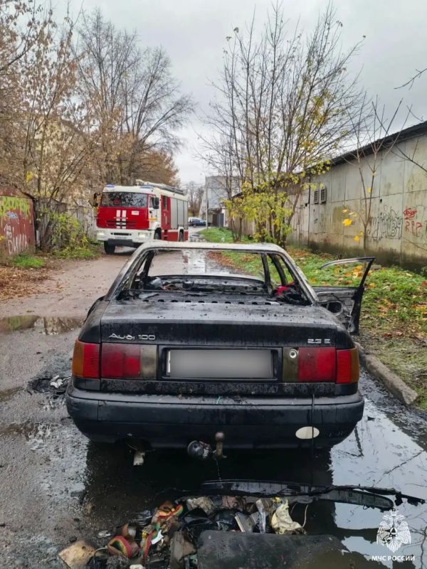 Пожар в автомобиле. Вчера на улице 2-я Суворова в Твери произошло возгорание транспортного средства Пожар в автомобиле. Вчера на улице 2-я Суворова в Твери произошло возгорание транспортного средства