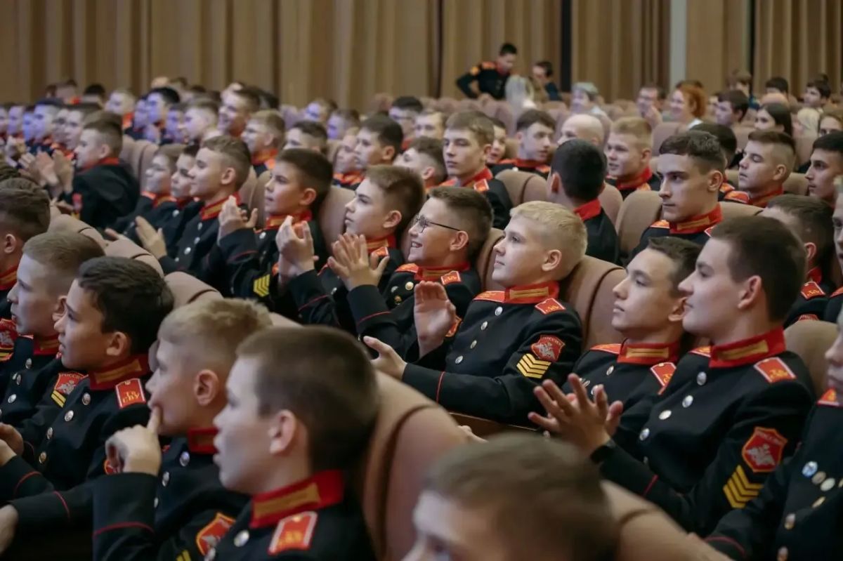 «КиноВЕЧЕ» в Тверской области продолжается: творческая встреча Светланы Дружининой с тверскими суворовцами, кинопоказы и кинолекции, выставочные проекты «КиноВЕЧЕ» в Тверской области продолжается: творческая встреча Светланы Дружининой с тверскими суворовцами, кинопоказы и кинолекции, выставочные проекты