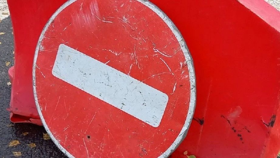 На трех улицах Заволжья в Твери перекроют движение из-за ремонта теплосетей