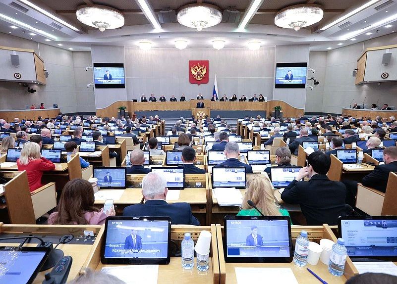 21 октября Государственная Дума рассмотрела вопросы об утверждении кандидатов на должности четырех заместителей председателя Правительства РФ и министра транспорта РФ. В режиме ВКС в работе пленарного заседания приняли...