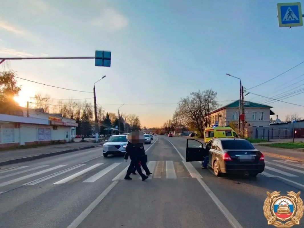 В Твери на переходе автомобиль сбил девочку