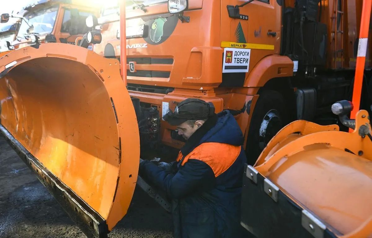 Дорожные организации Тверской области завершают подготовку техники к зиме Дорожные организации Тверской области завершают подготовку техники к зиме