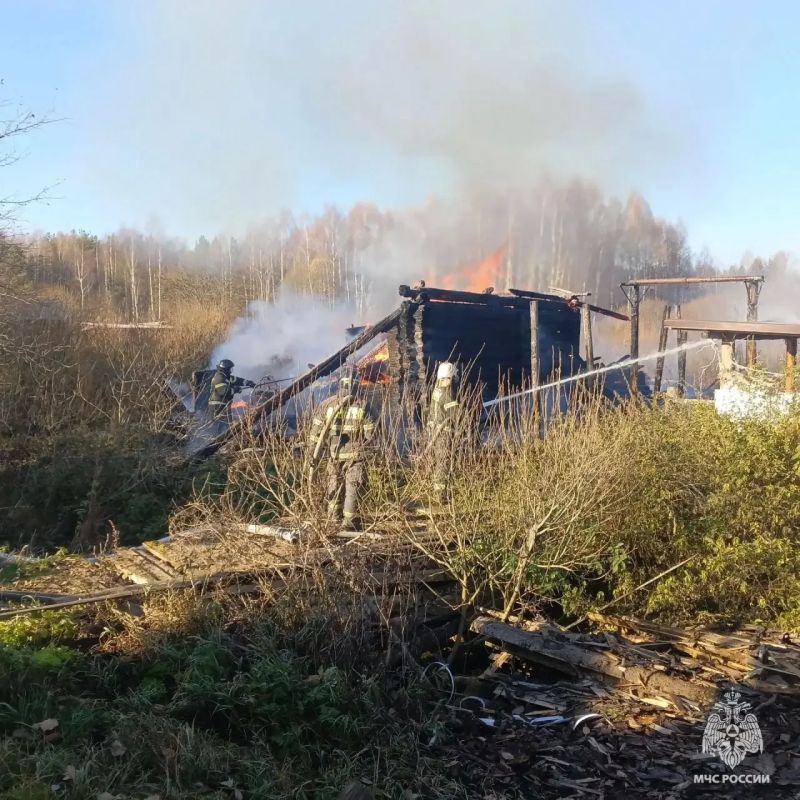 Неисправная печь = пожар. Вчера огнеборцы 33 ПСЧ ликвидировали возгорание жилого дома в деревне Трубино Кашинского МО. Специалисты оперативно ликвидировали возгорание Неисправная печь = пожар. Вчера огнеборцы 33 ПСЧ ликвидировали возгорание жилого дома в деревне Трубино Кашинского МО. Специалисты оперативно ликвидировали возгорание