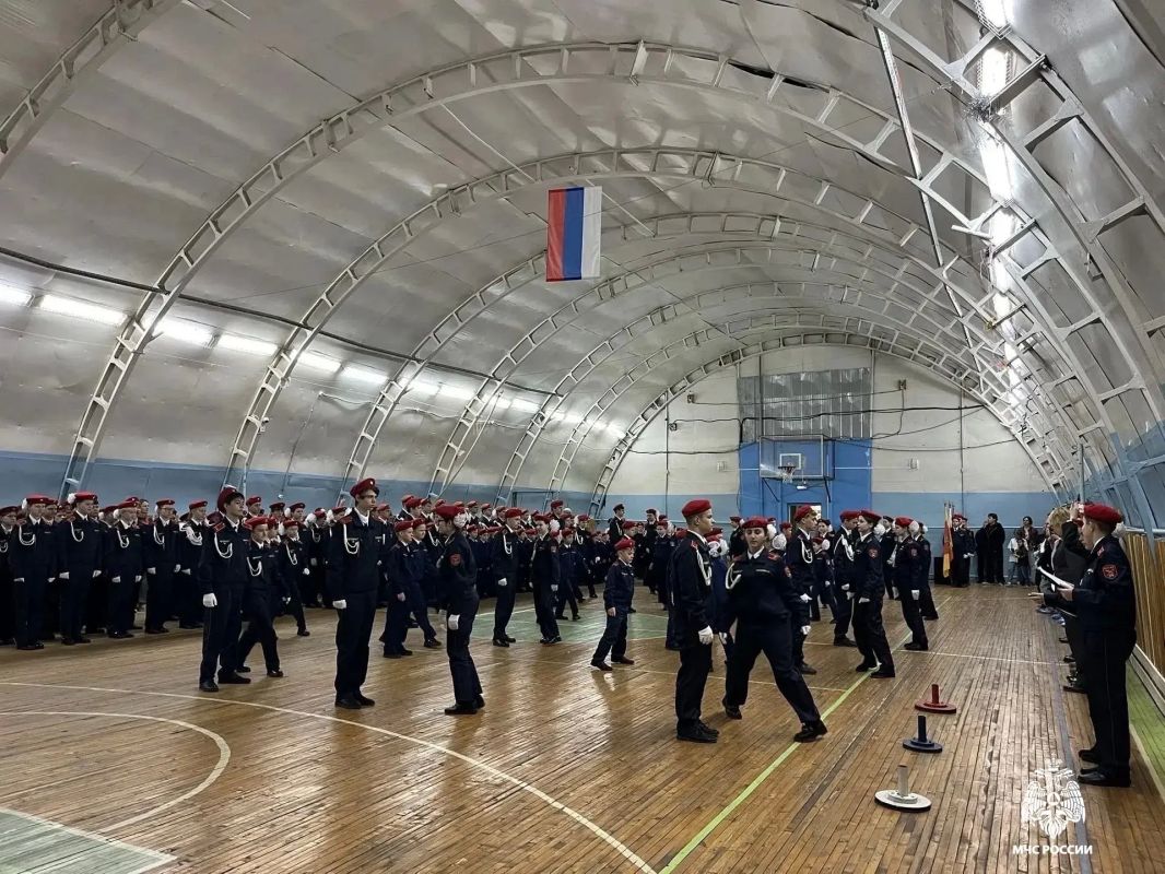 Посвящение в кадеты МЧС России Посвящение в кадеты МЧС России