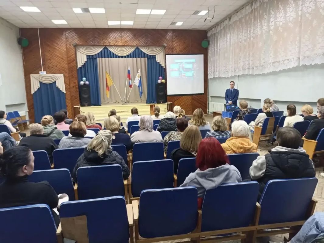 Вышневолоцкая межрайонная прокуратура провела просветительское мероприятие для родителей учащихся МБОУ «Школа № 12» Вышневолоцкая межрайонная прокуратура провела просветительское мероприятие для родителей учащихся МБОУ «Школа № 12»