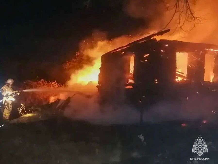 Пожар в заброшенном строении