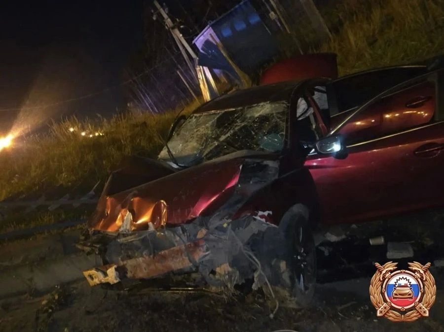 В Калининском округе по вине пьяного водителя погиб пассажир, двое пострадали