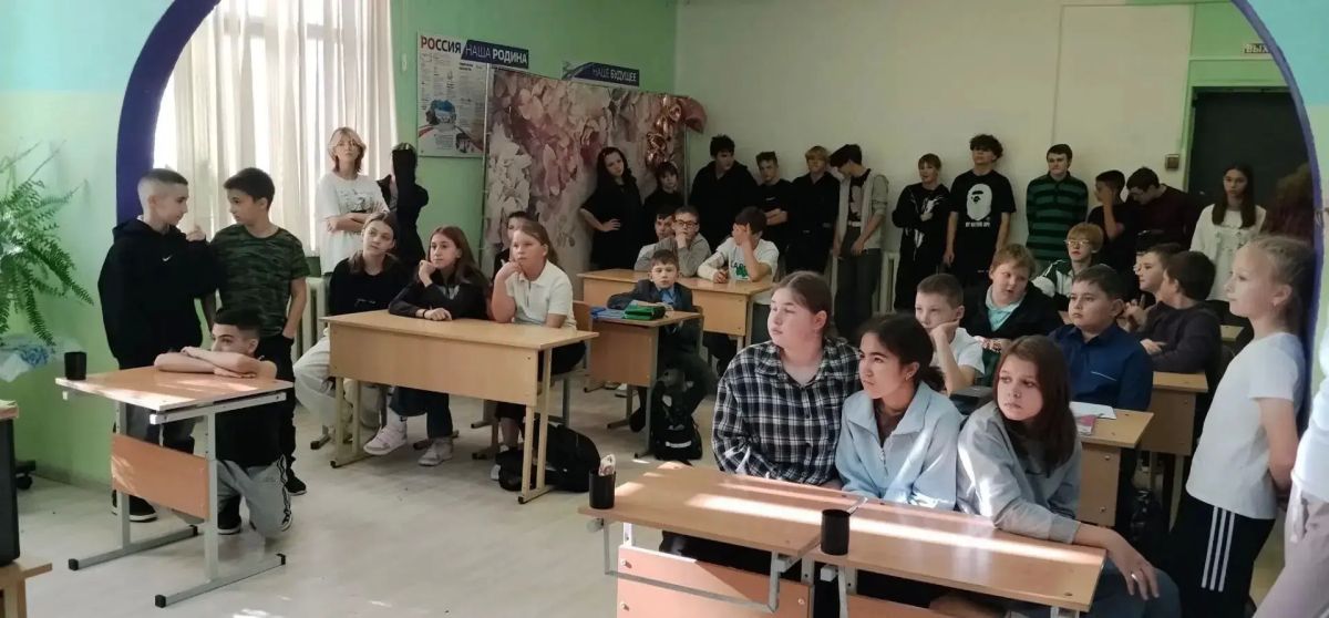 В Вышневолоцком округе школьникам напомнили о безопасности на дорогах в осенне-зимний период В Вышневолоцком округе школьникам напомнили о безопасности на дорогах в осенне-зимний период