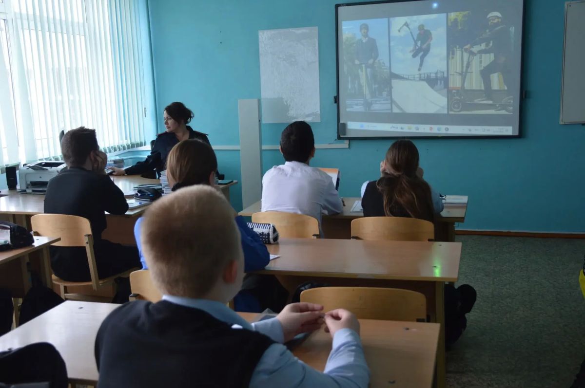 Удомельским школьникам напомнили об опасности поездок на мототехнике Удомельским школьникам напомнили об опасности поездок на мототехнике