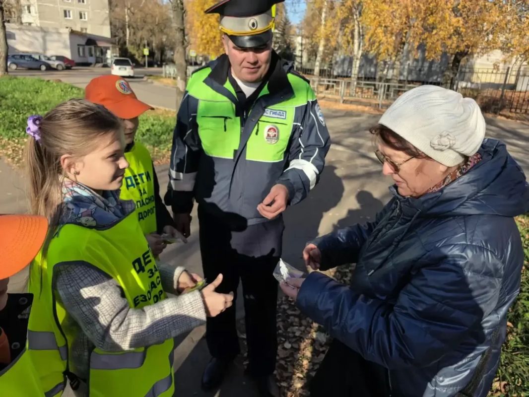 В Твери прошла акция «С заботой о Вас» для бабушек и дедушек В Твери прошла акция «С заботой о Вас» для бабушек и дедушек