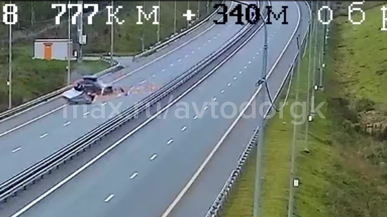 Мокрая дорога ошибок не прощает