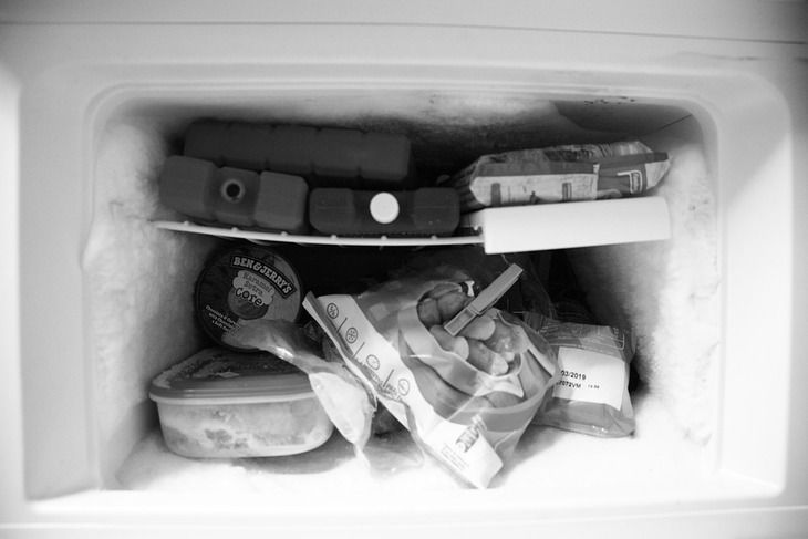 Не храните это в морозилке, чтобы не испортить: срочно выньте оттуда 4 продукта