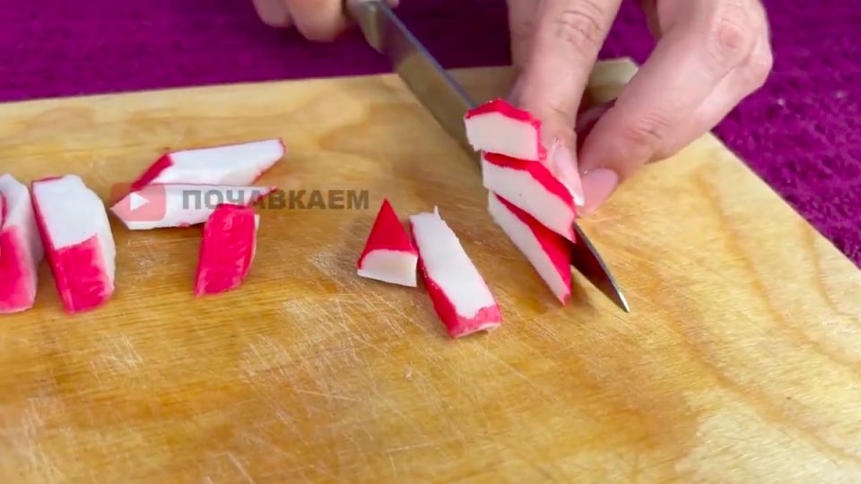 Удивительная закуска из крабовых палочек: секреты приготовления с лимоном и чесноком