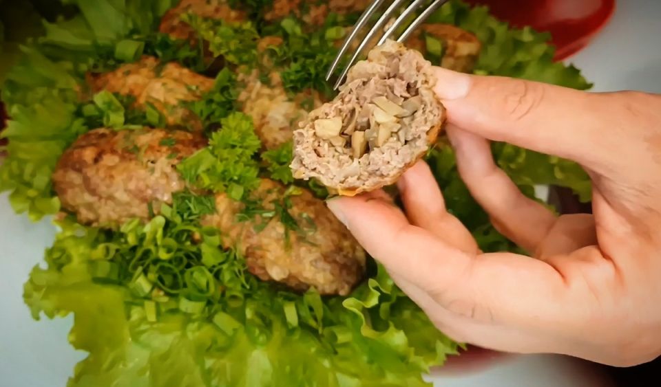 Зразы с кабачками и грибами: легкое летнее угощение для всей семьи