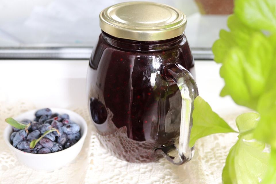 Потрясающий джем из жимолости с яблоками — лакомство для гурманов