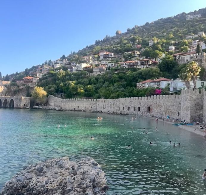 Почему Аланья остается любимым курортом для россиян